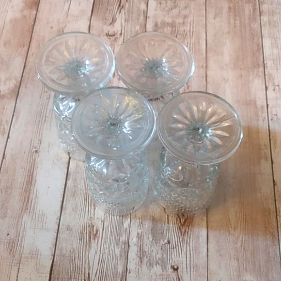 Set of 4 small knurled wine/shot drinking 🍸 glasses VERY NICE! - Picture 3 of 3